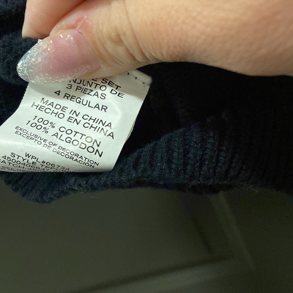 Kids size 4 sweater vest - Picture 3 of 3